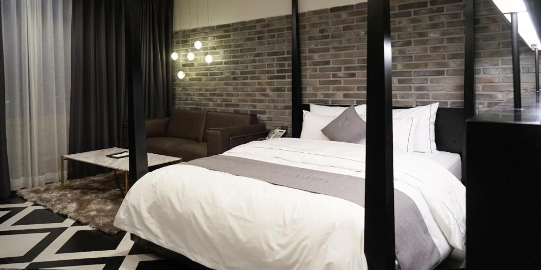 Astro Hotel Yongin Exterior photo