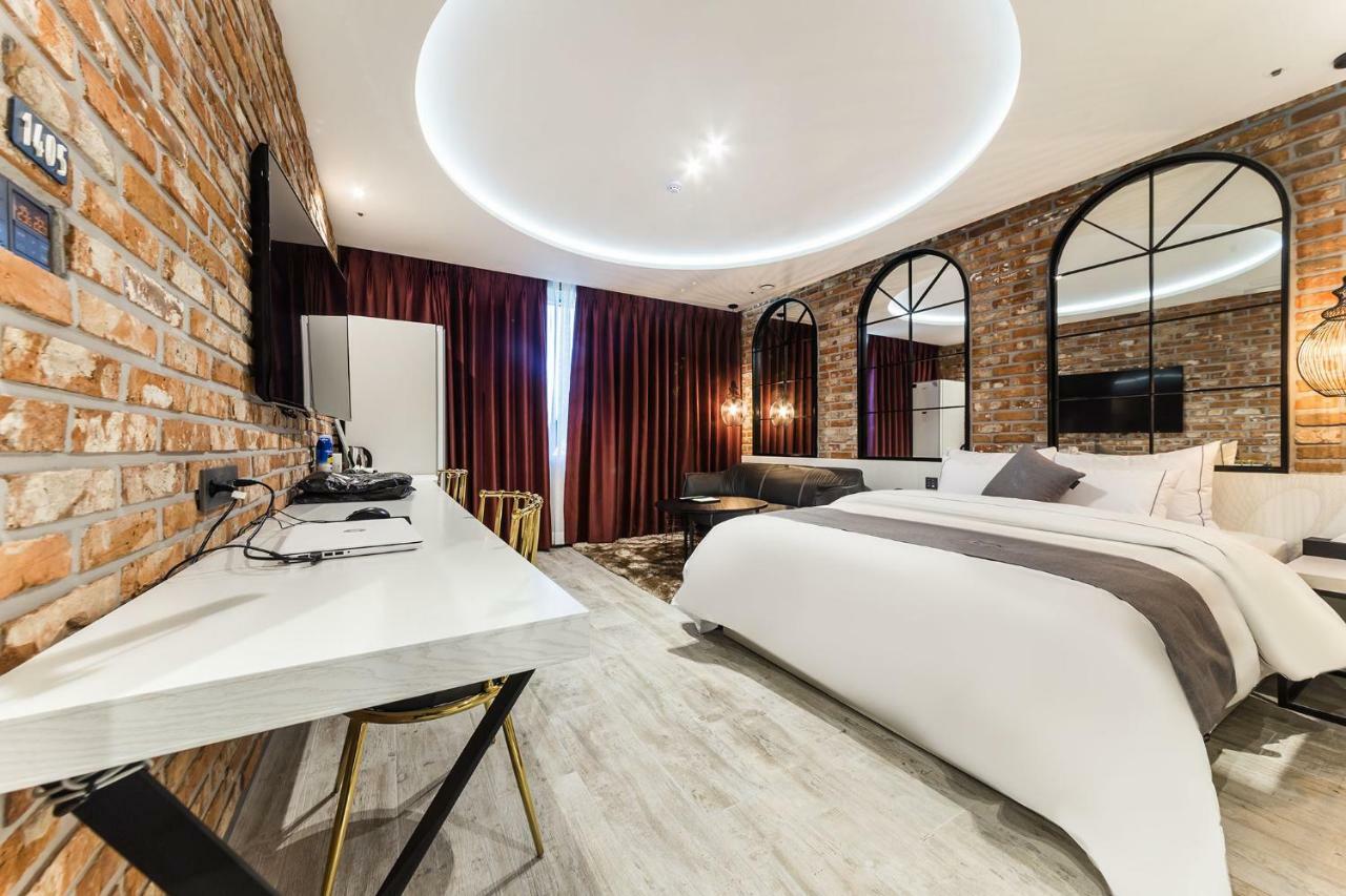 Astro Hotel Yongin Exterior photo